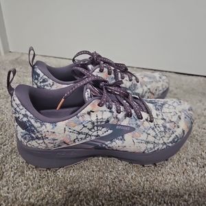Brooks Revel 5 Womens 8 Shoes Running Walking Purple Tie Dye Gym Comfort